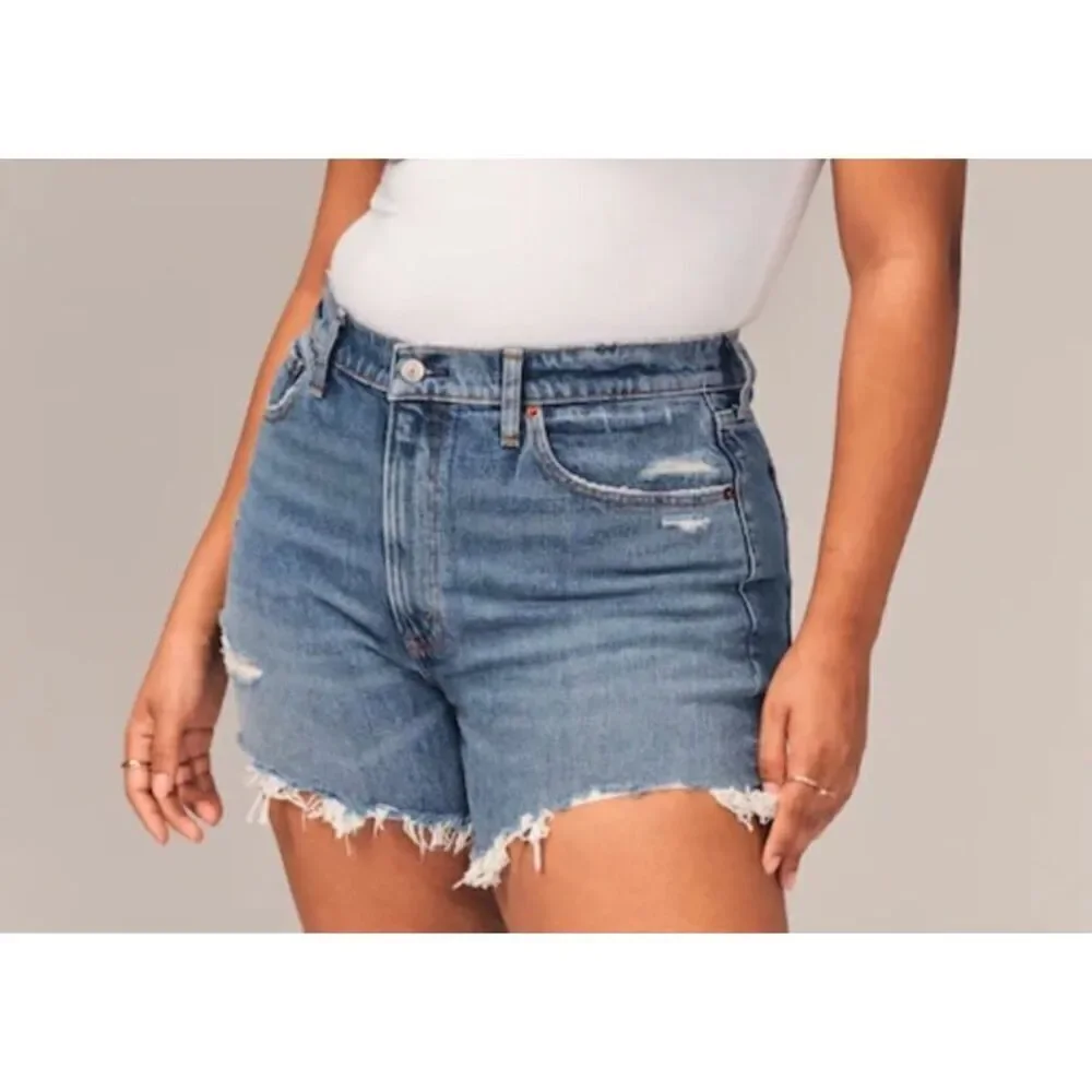 AmberCrombie & Fitch women’s the 4th mom high rise denim shorts S/48